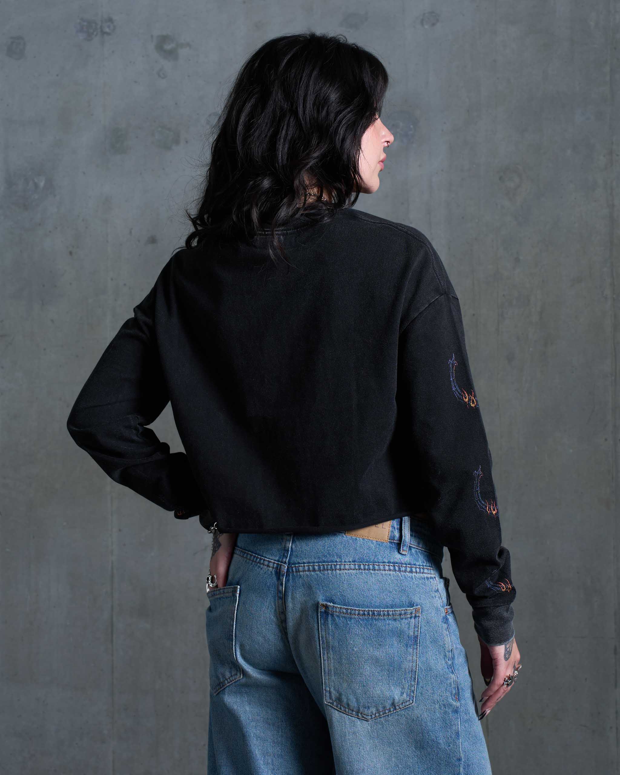 The Badlands Long Sleeve Cropped T-Shirt - Acid Wash